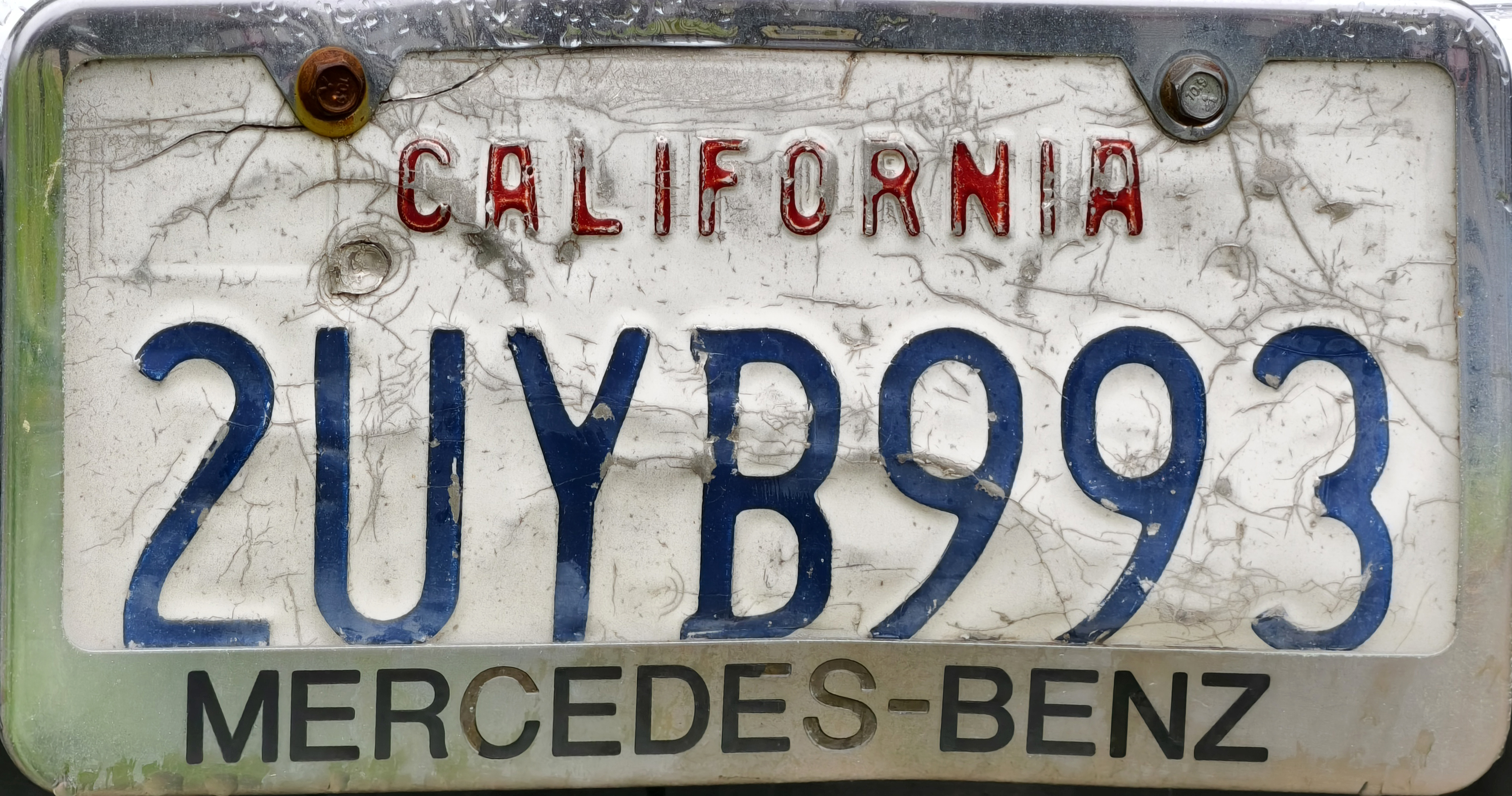 2UYB993